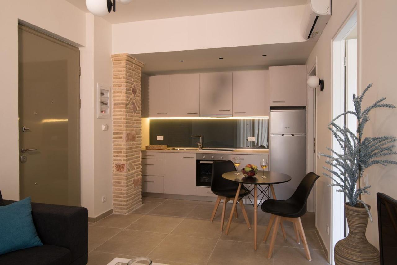 Lodge Modern Apartments, In Kalamaki Centre Exteriör bild